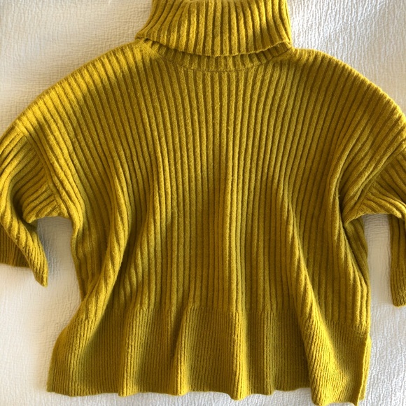 Oversized Sweater - Picture 3 of 8